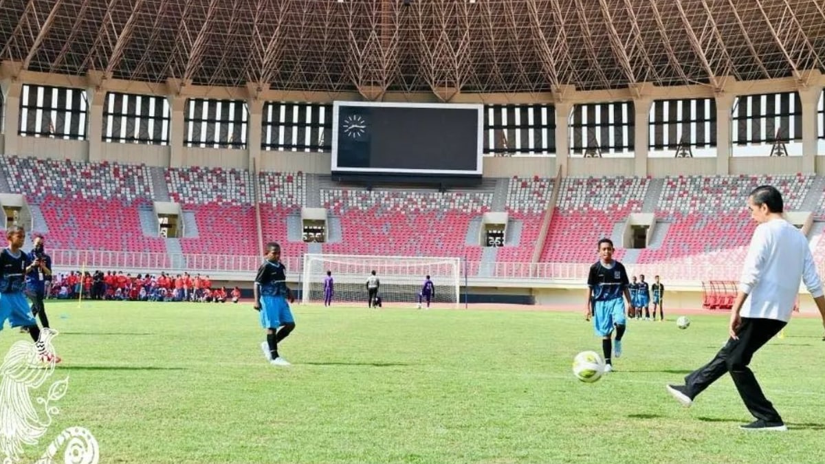Presiden Jokowi Resmikan Papua Football Academy (PFA)