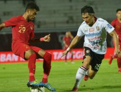Yakob Sayuri Dilirik Shin Tae-yong? 2 Gol Spektakulernya Bungkam Persib Bandung 5-1