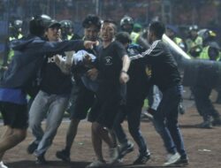 Sepakbola Indonesia Berduka : 127 Orang Meninggal Pada Insiden Stadion Kanjuruhan Malang