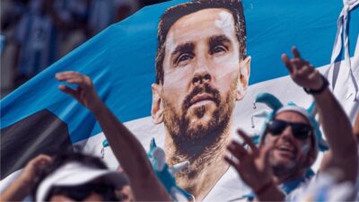Messi Bikin Lokasi Fan Zone Piala Dunia Jadi ‘Arena’ Bentrok Suporter Argentina vs Meksiko