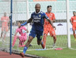Persib Bandung vs Borneo FC: Pangeran Biru Menang Tipis 1-0, Dendam Lama Terbalaskan