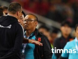 Tensi Meninggi! Park Hang-seo Ngamuk, Tak Terima Wartawan Korea Kenakan Kostum Timnas Indonesia