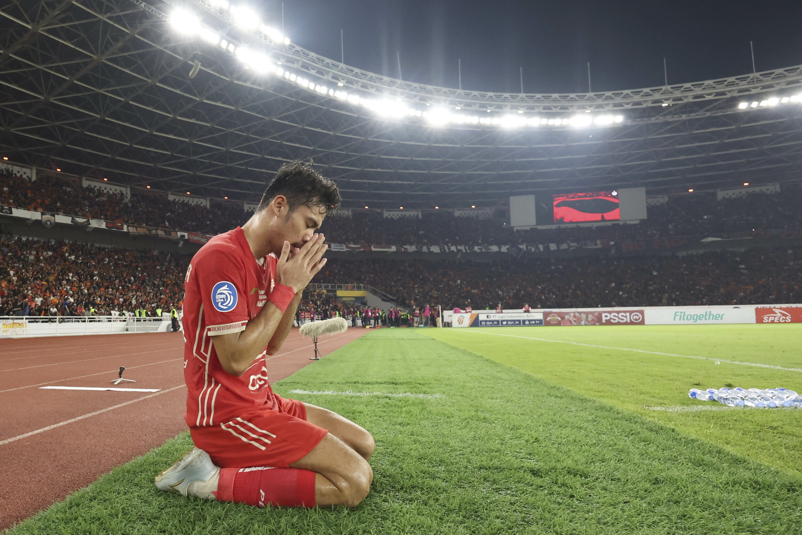 Persija Jakarta akan menjamu PSM Makassar di Stadion Utama Gelora Bung Karno.