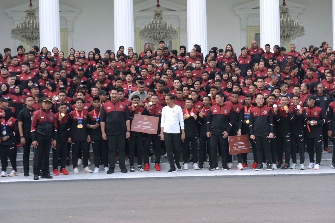 Presiden Joko Widodo dan atlet SEA Games 2023.