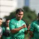 Pelatih Timnas Indonesia U-17, Bima Sakti memimpin latihan di Lapangan ABC, Senayan, Jakarta