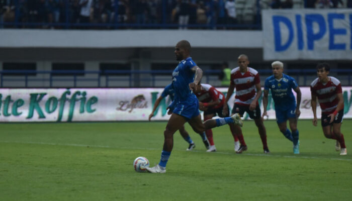 Maung Bandung Tahan Imbang Madura United Skor 1-1!