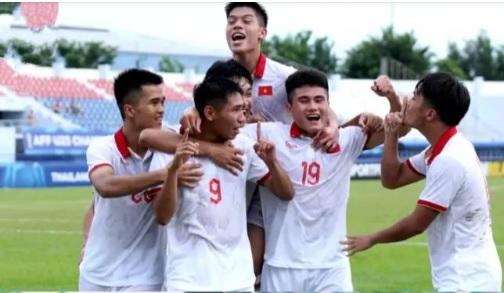 Selebrasi Timnas Vietnam saat menang hadapi Malaysia di semifinal Piala AFF 2023 (infobola)