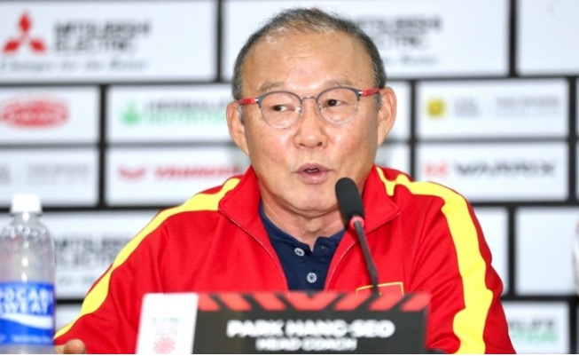 Park Hang Seo tunjukan muka masam saat laga Vietnam vs Korea Selatan (FB Info bola Timnas)