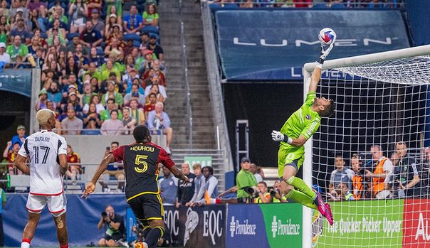 Kiper yang kode ingin dinaturalisasi, Maarten Paes.