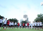 Timnas Indonesia U-16 gunakan kaos kaki beda warna