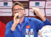 Fans Timnas Vietnam ingin Philippe Troussier dipecat VFF
